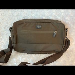 Eagle Creek Crossbody Fanny Pack travel bag